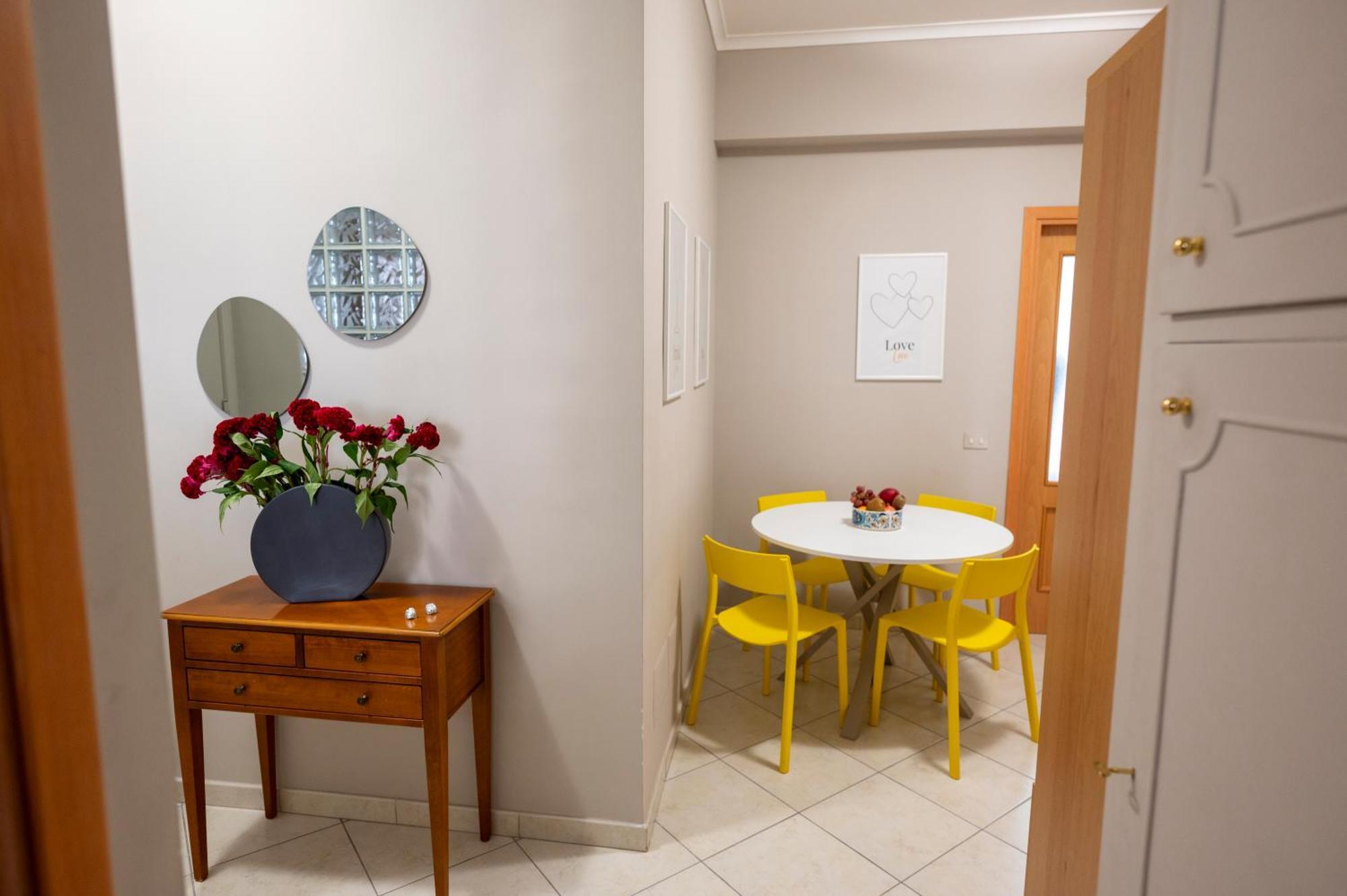 Renza House Chiaia Apartment Naples Exterior photo